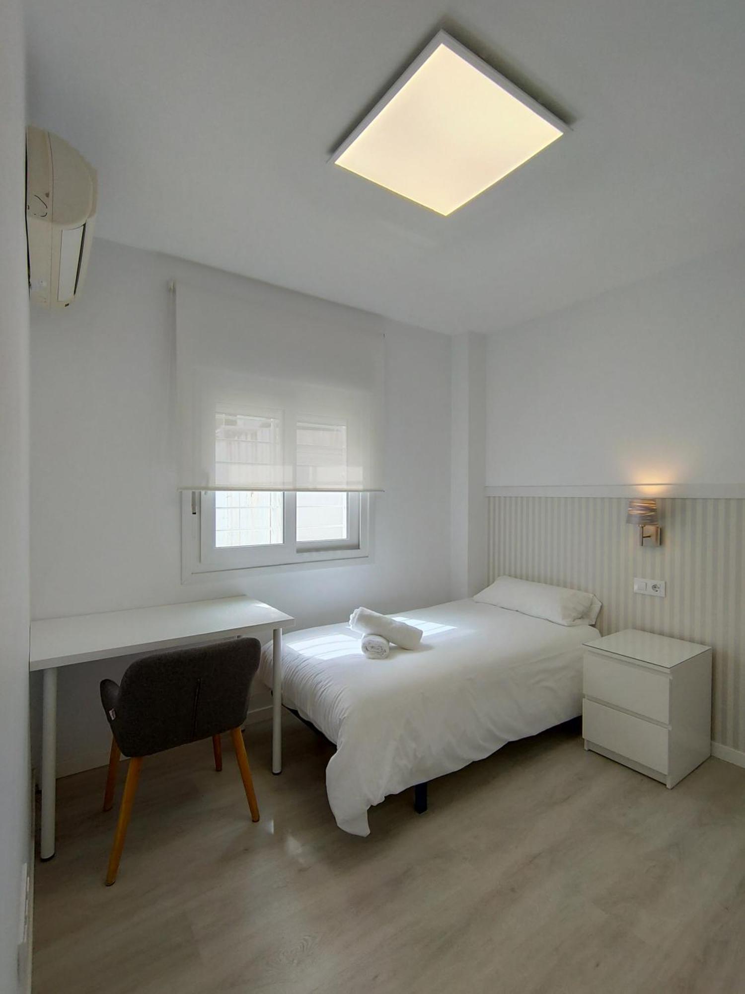 Casa Mallen, Con Amplia Terraza, En El Barrio De Nervion Sevilla Eksteriør bilde