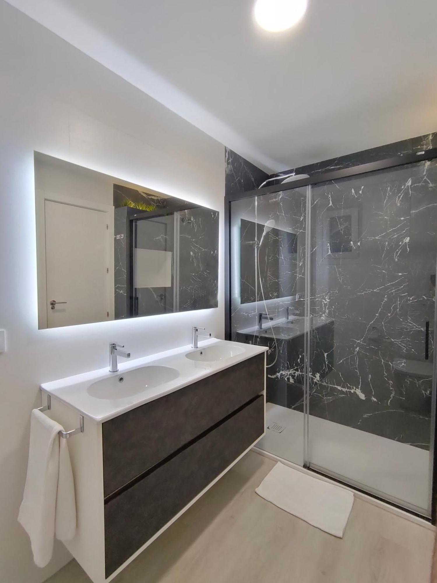 Casa Mallen, Con Amplia Terraza, En El Barrio De Nervion Sevilla Eksteriør bilde
