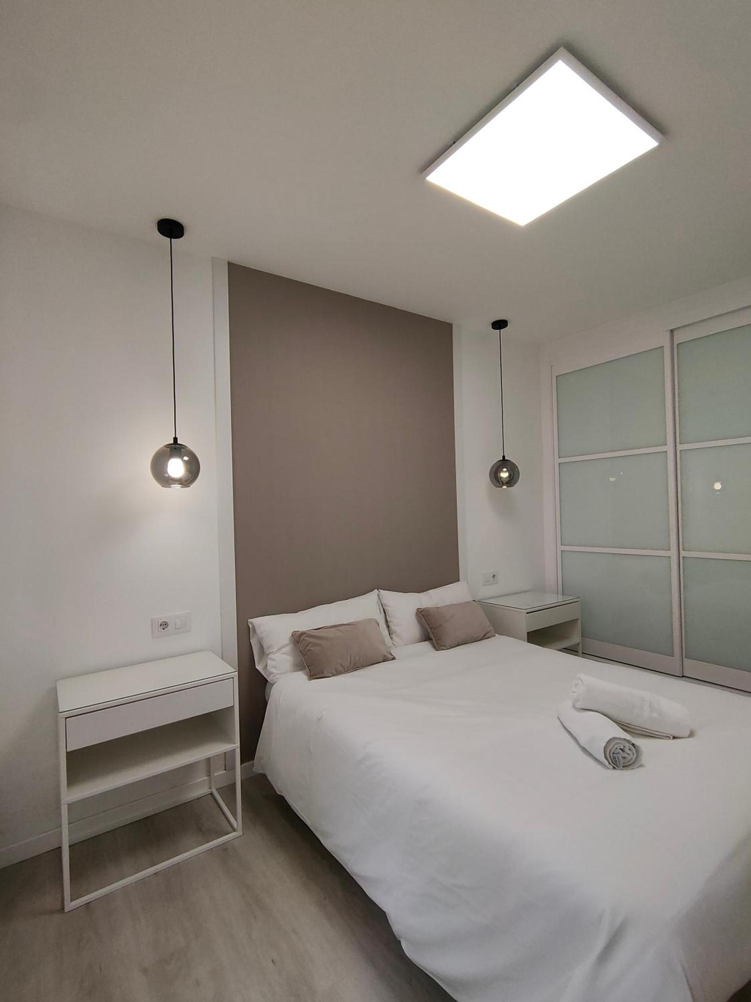 Casa Mallen, Con Amplia Terraza, En El Barrio De Nervion Sevilla Eksteriør bilde